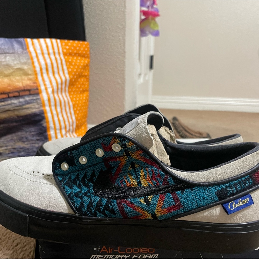 Custom Stefan Janoski’s